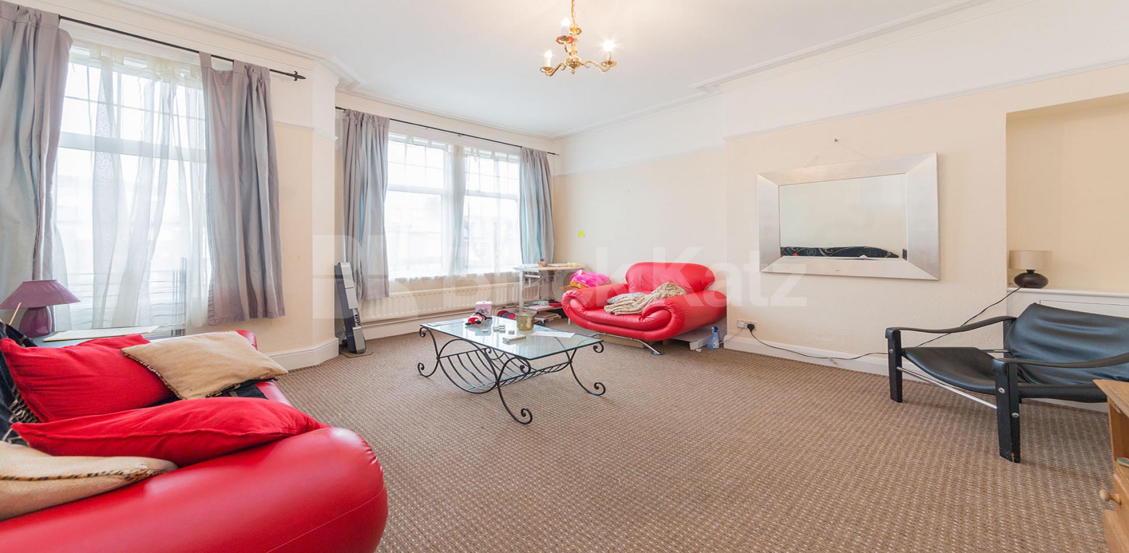 			NEW INSTRUCTION!, 2 Bedroom, 1 bath, 1 reception Flat			 Firs avenue, Muswell Hill